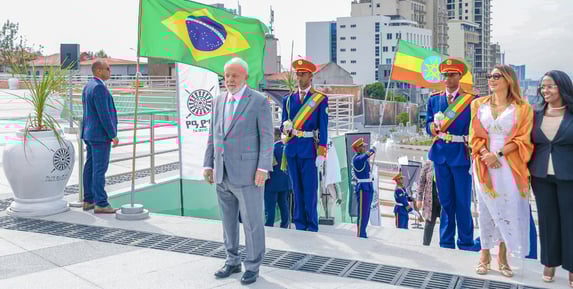 Pedido de impeachment de Lula chega a 100 assinaturas