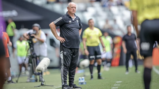 Felipão se envolve em confusão com torcedores do Galo