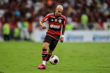 Flamengo tem lucro de R$ 12,8 milhões com Matheuzinho