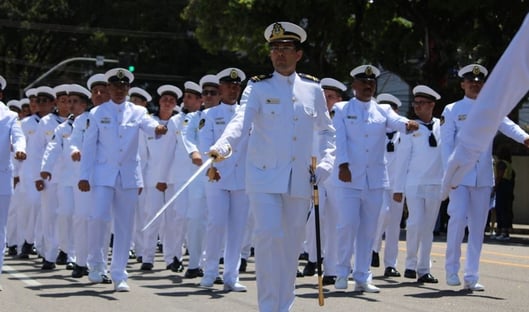 Marinha do Brasil abre 24 vagas para concurso com salário de até R$ 9 mil!