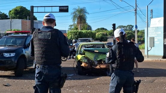 Acidente grave em Campo Grande: colisão entre carro e ônibus deixa 3 feridos