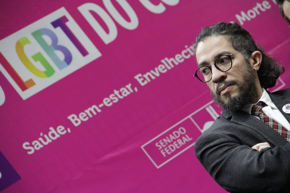 Justiça manda Wyllys apagar posts contra bolsonarista