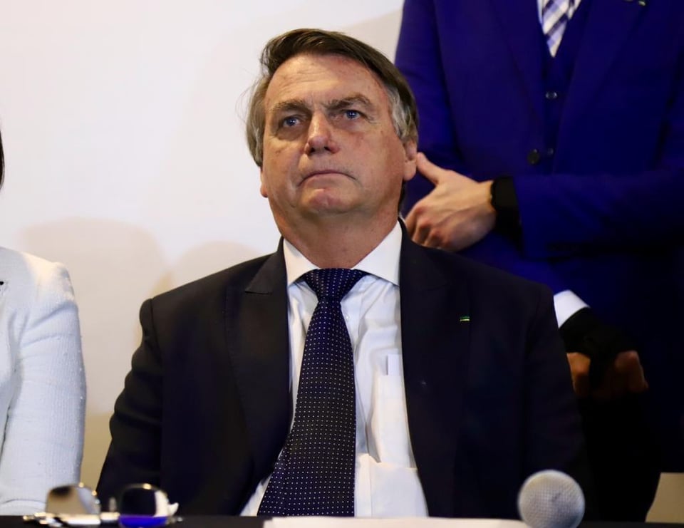 Após quebra de sigilo, Bolsonaro entrega extratos bancários ao STF