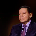 Moro e Mourão contra Bolsonaro e Putin