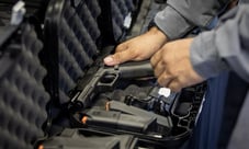 Maior associação de colecionadores de armas do Brasil mira o Congresso