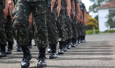 Mais de 1,5 mil militares receberam mais de R$ 100 mil líquidos por mês em 2022