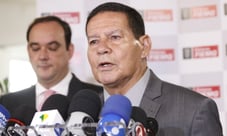 Mourão acredita que Bolsonaro vá passar a faixa presidencial