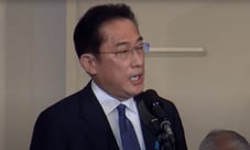 Japão fecha fronteiras a estrangeiros para conter Ômicron