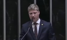 Na tribuna da Câmara, Van Hattem critica censura do TSE à Jovem Pan