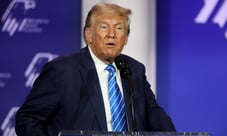 Crusoé: "Todos os países que pagaram a Trump durante seu mandato"