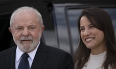 Governadora do PSDB confirma presença em evento de Lula