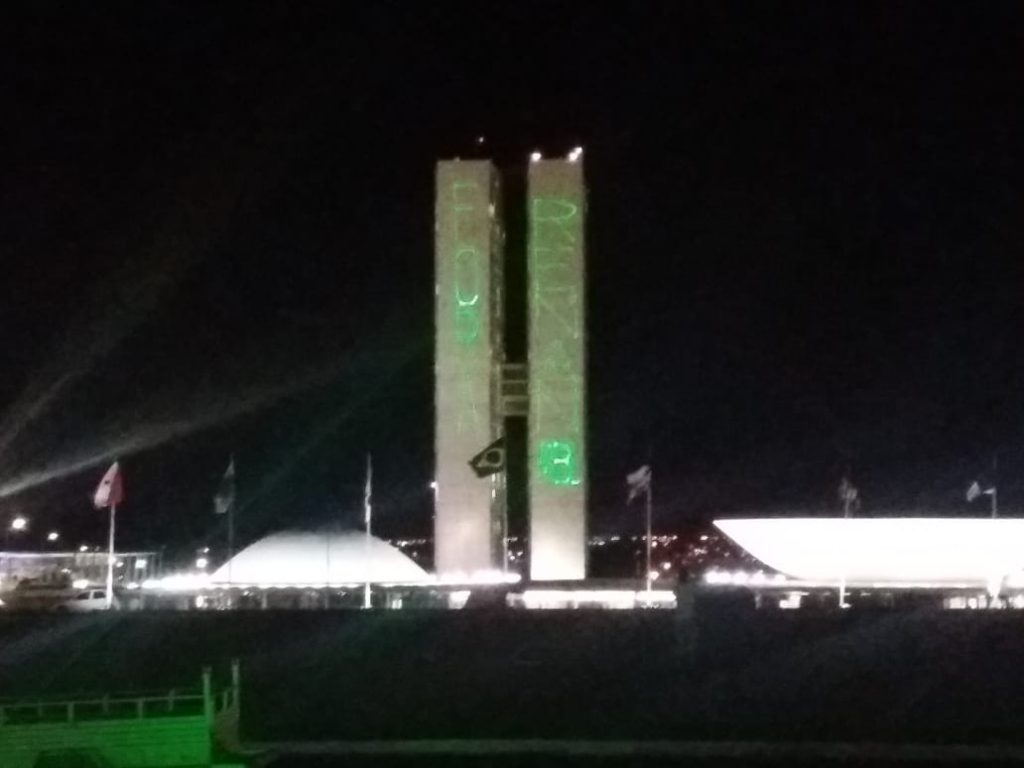 MBL no alvo dos MAVs da esquerda e da direita