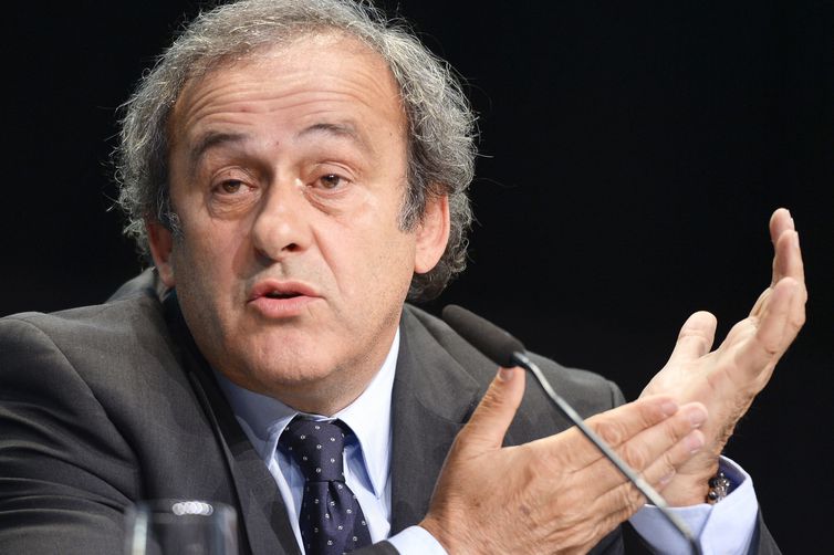 Platini tem casa invadida e perde 20 troféus e medalhas