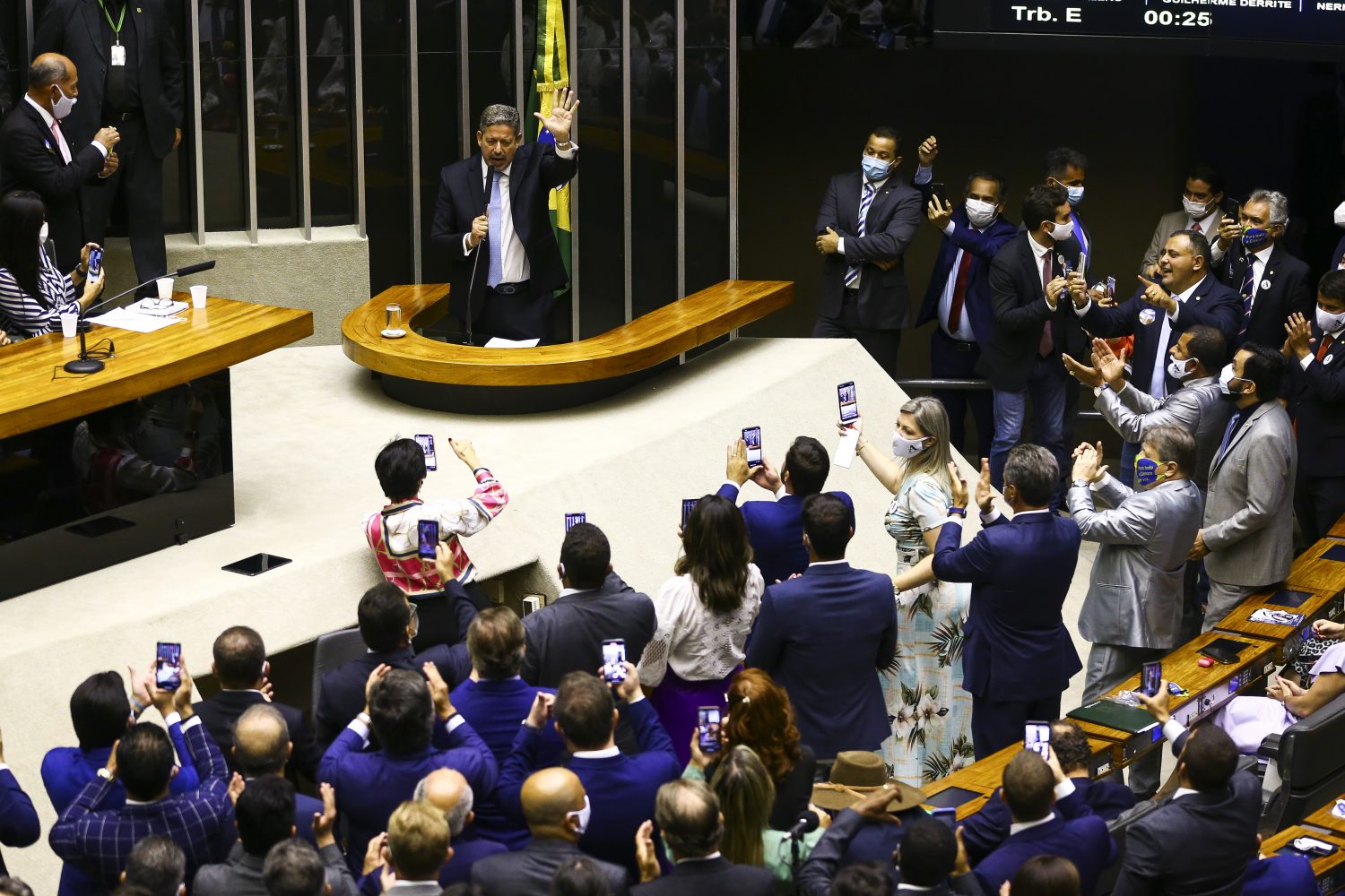 Eleições: entre a revolta e o candidato, a catástrofe