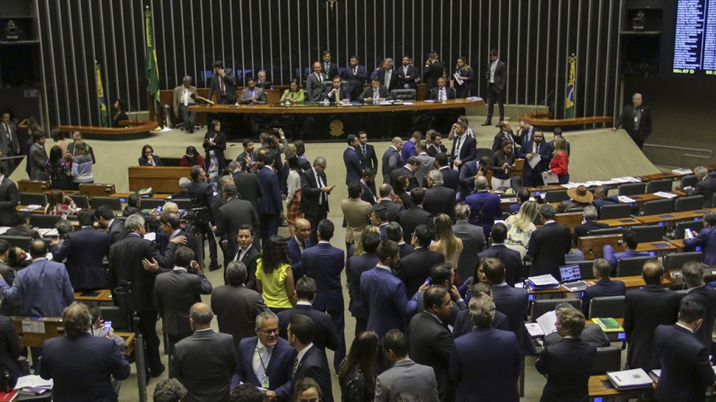 AO VIVO: Câmara vota reforma eleitoral