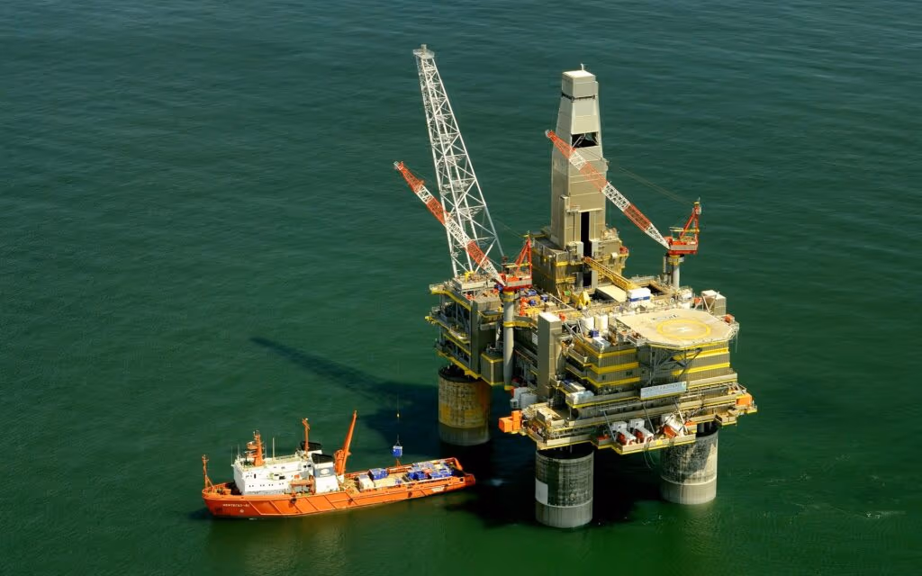 Preço do petróleo atinge máxima de 5 meses