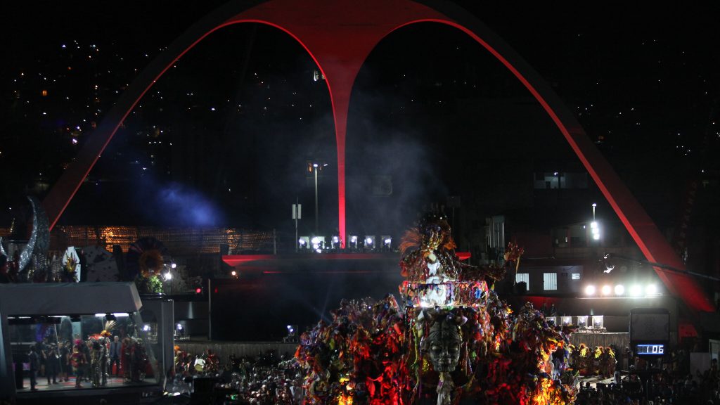 Homenagem a Lula melou repasse de ministério para o Carnaval?