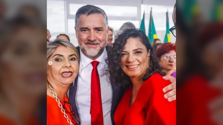 Advogados que pediram impeachment de Ibaneis são ligados ao PT