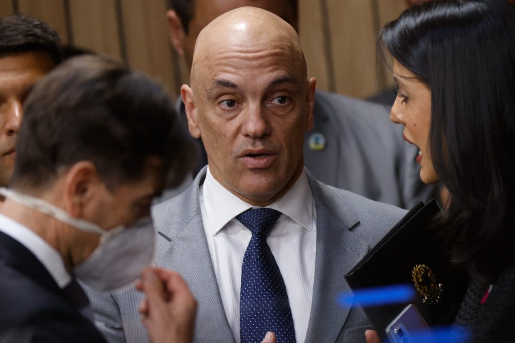 Xandão, Bolsonaro e o passaporte do peixe que morreu pela boca