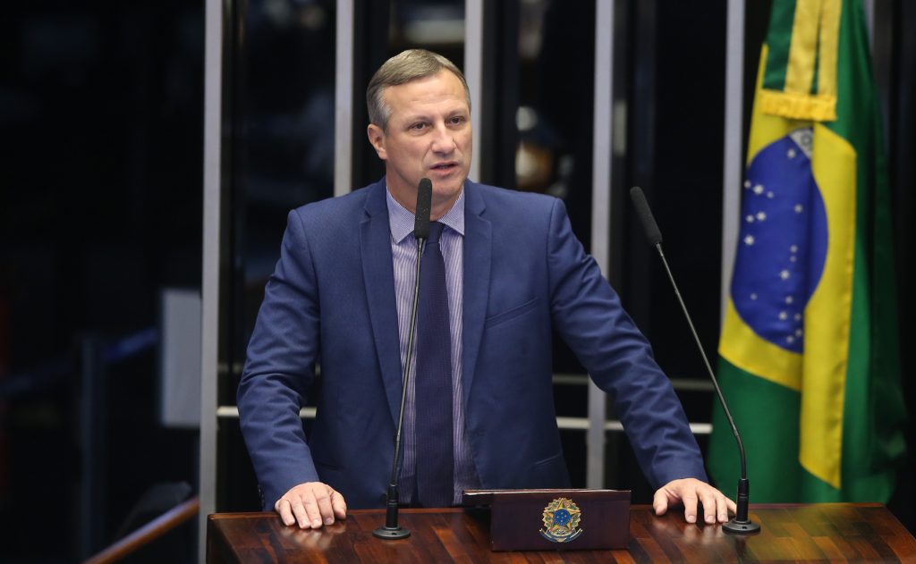 Deputado aciona TCU para suspender contrato de R$ 12 bilhões da União