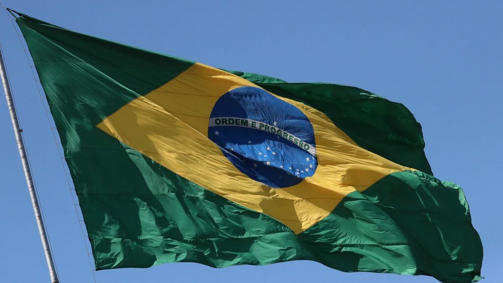 Crusoé: Por que o Brasil cresce menos do que pode?