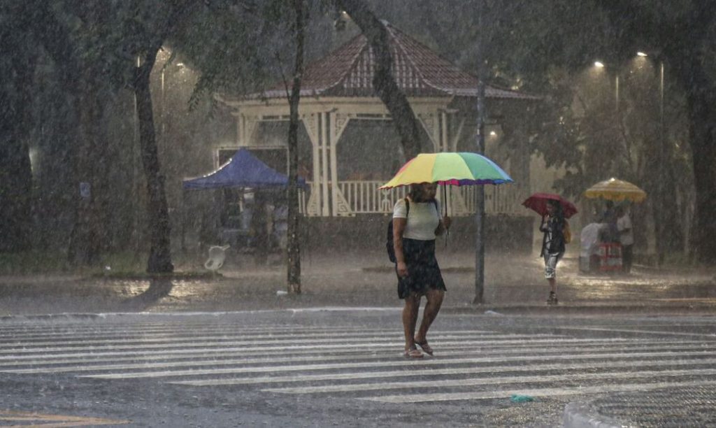 São Paulo tem diminuição de chuvas e temperatura ameniza