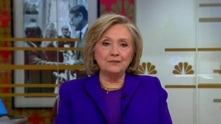 Hillary critica falta de conhecimento histórico de manifestantes pró-Palestina