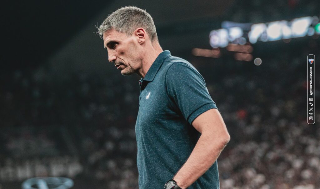 Santos se aproxima de contratar técnico sensação do futebol brasileiro