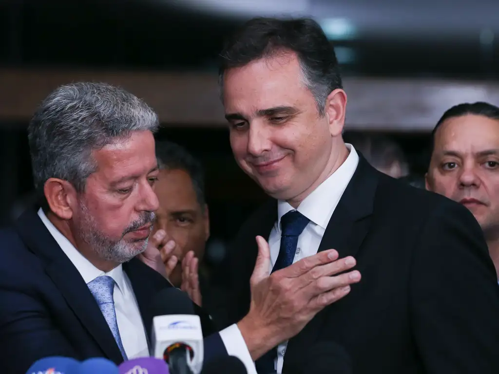 Lira diz que “há compromisso” do Senado para votar PEC da Anistia