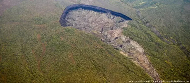 Portal do Inferno cratera gigante na Sibéria, cresce aceleradamente