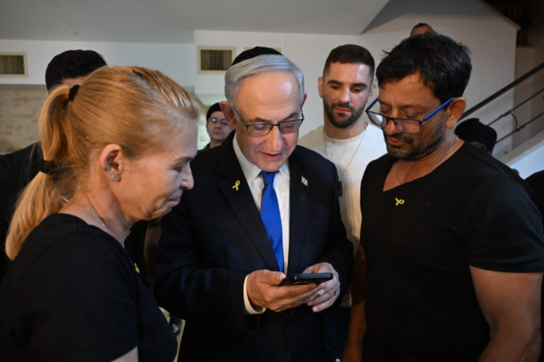 Pai de soldado morto pede a Netanyahu: "termine o trabalho"