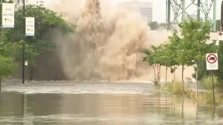 Grande explosão de água inunda ruas de Montreal CBC