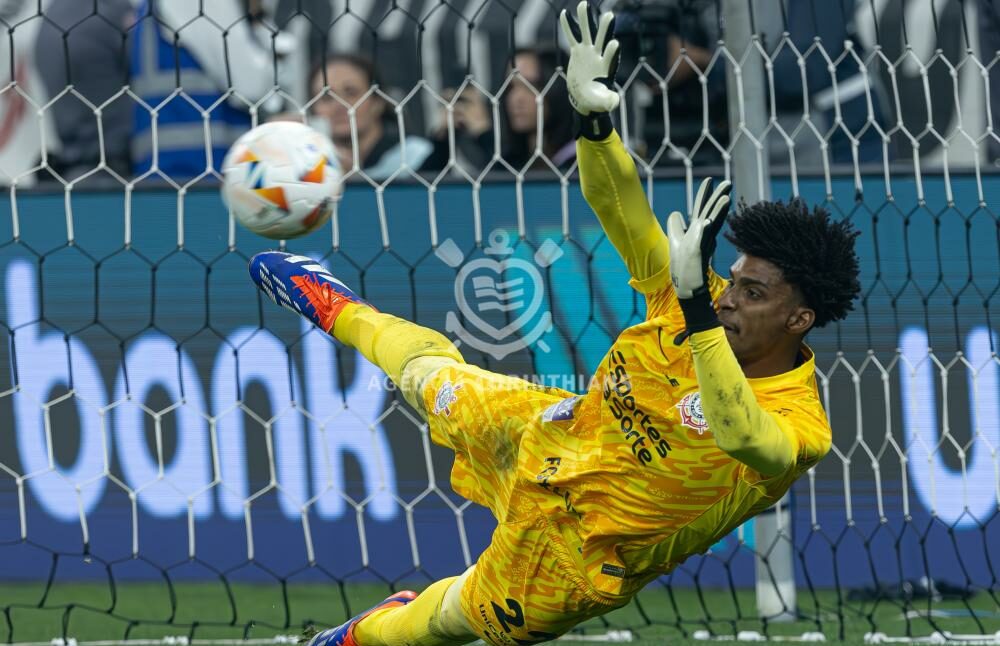 Hugo Souza salva e Corinthians avança nos pênaltis as semifinais do Paulistão