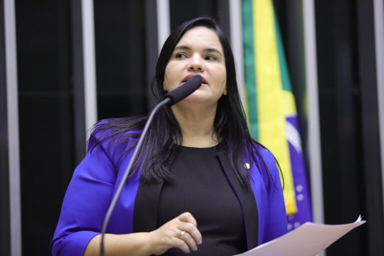 Deputada quer proibir atletas trans em competições apoiadas pelo Poder Público