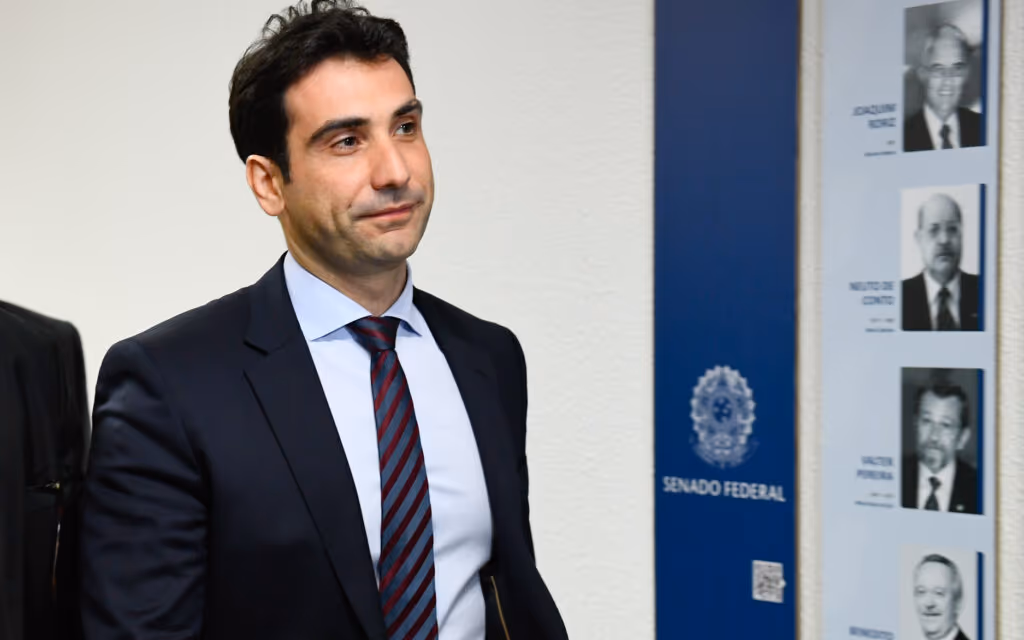 Relatoria da indicação de Galípolo ao BC está entre dois senadores