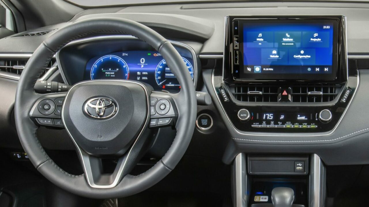 Muita gente chama o Corolla Cross de careta sem perceber que ele faz melhor que quase todos