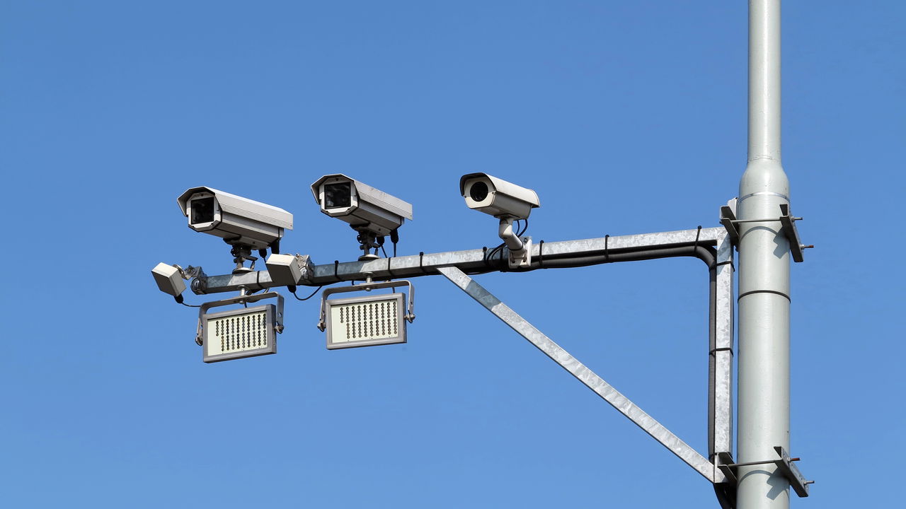 Tecnologia inédita para fiscalizar uso de celular e cinto de segurança já está no Brasil