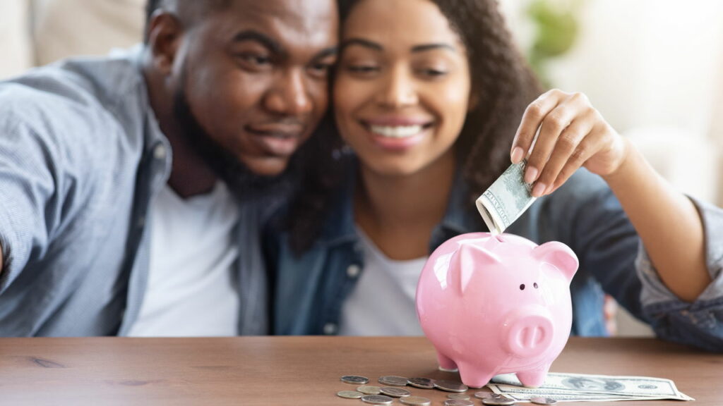 Como investir R$ 100 por mês e ter um belo retorno do investimento