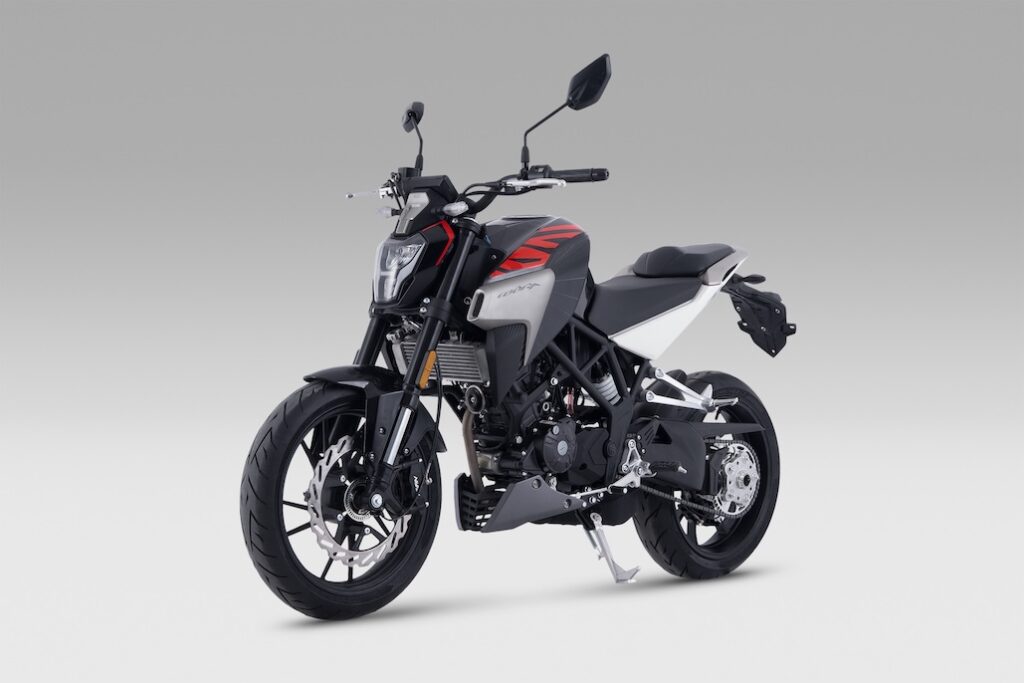 Kove KY125R chega à Europa como opção acessível para iniciantes