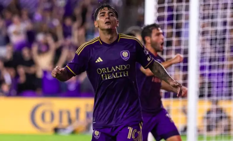 Palmeiras acerta com atacante uruguaio Facundo Torres
