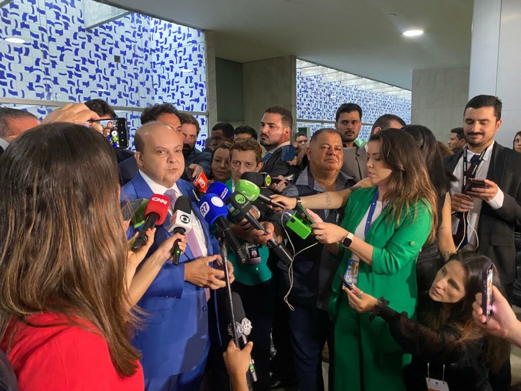 Ibaneis Rocha descarta diálogo com governo e negocia fundo constitucional com Lira