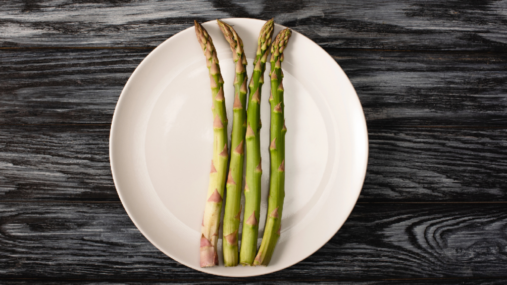Inclua o aspargo na sua dieta e veja os efeitos positivos na saúde do coração e do intestino