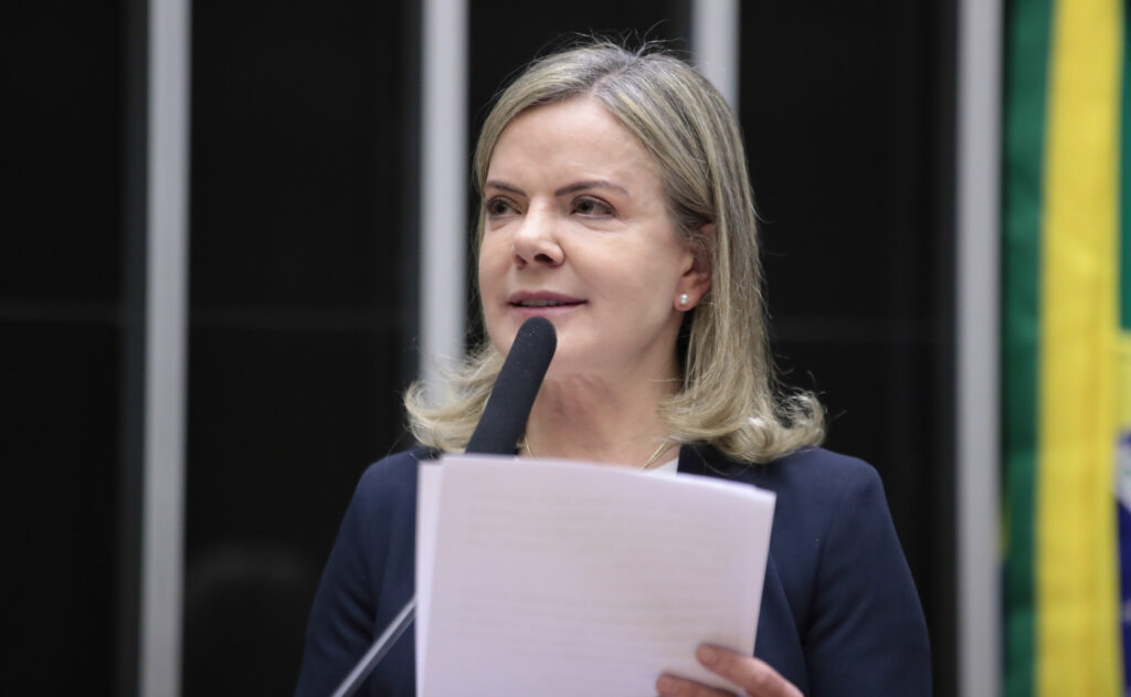Ata de Gleisi culpa Campos Neto por alta nos juros