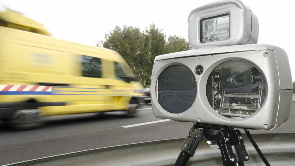 Apressadinho Os números de multas por excesso de velocidade no Brasil