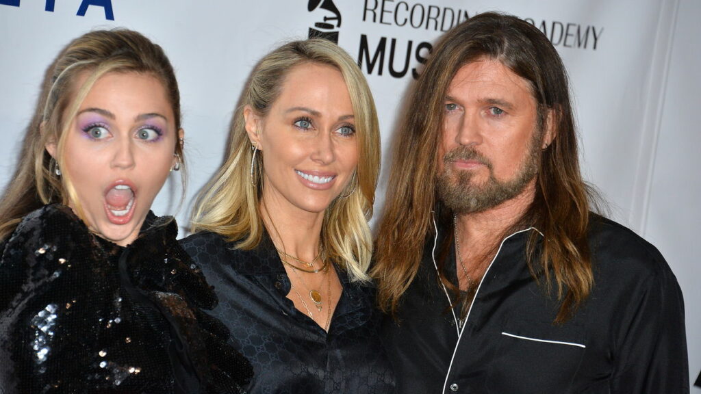 Billy Ray Cyrus, pai de Miley Cyrus, preocupa os filhos