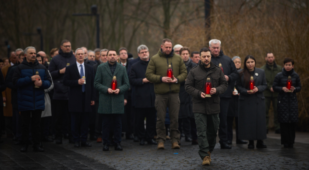 Ucrânia lembra sobreviventes do Holocausto assassinados pela Rússia de Putin