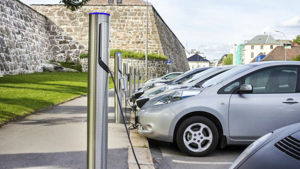 Carro elétrico usado vale a pena