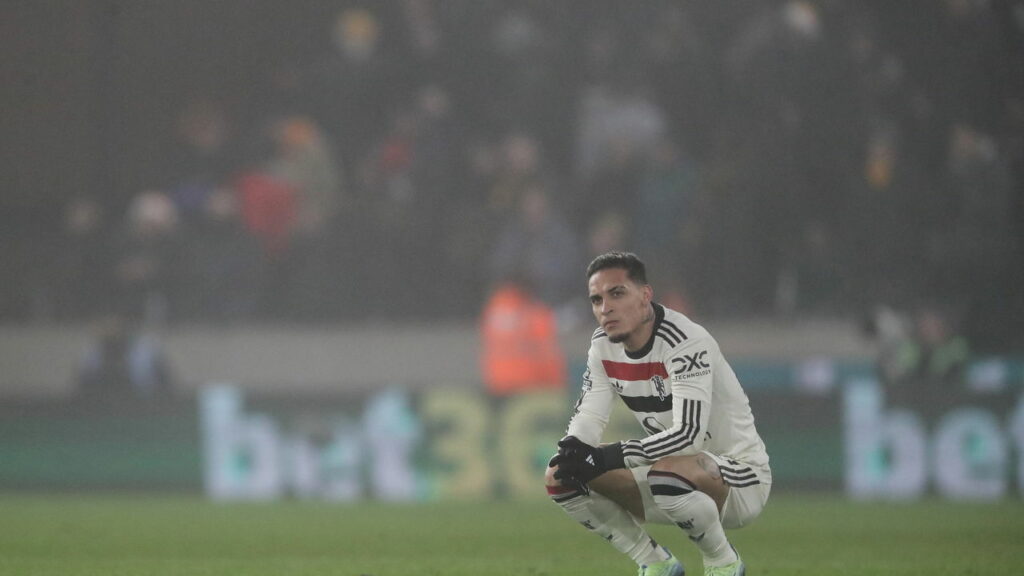 Manchester United encaminha empréstimo de Antony