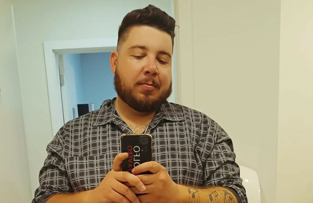 Cantor sertanejo morre aos 33 anos