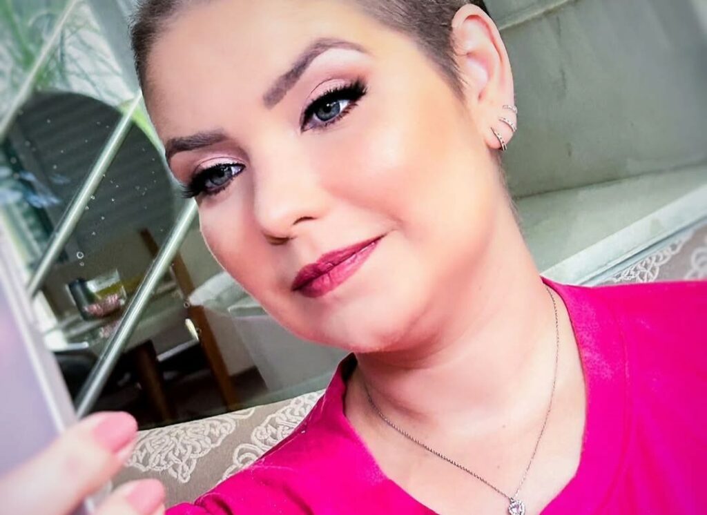 Camila Campos revela que se curou do câncer